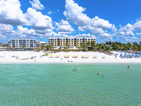 Siesta Key luxury  On Beach Walk to Restaurants & Shopping